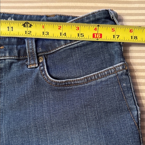 Carhartt Women's Blue Jean Shorts #423 - Picture 5 of 6